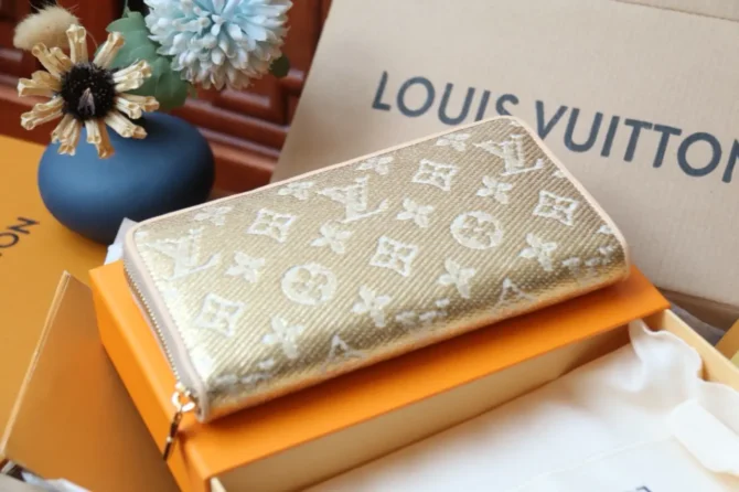 LV Gold Single Zipper