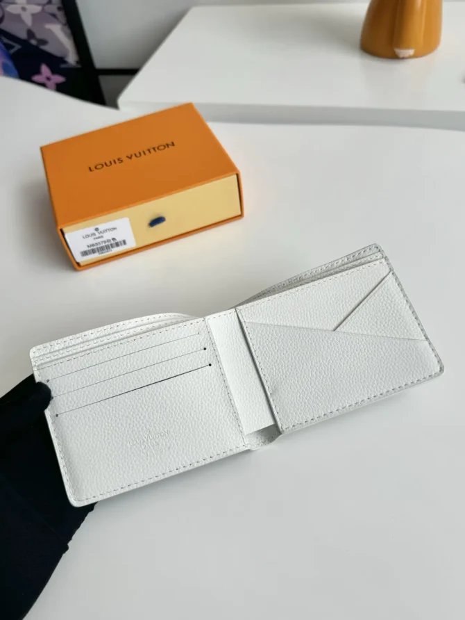 LV multiple wallet - Image 14