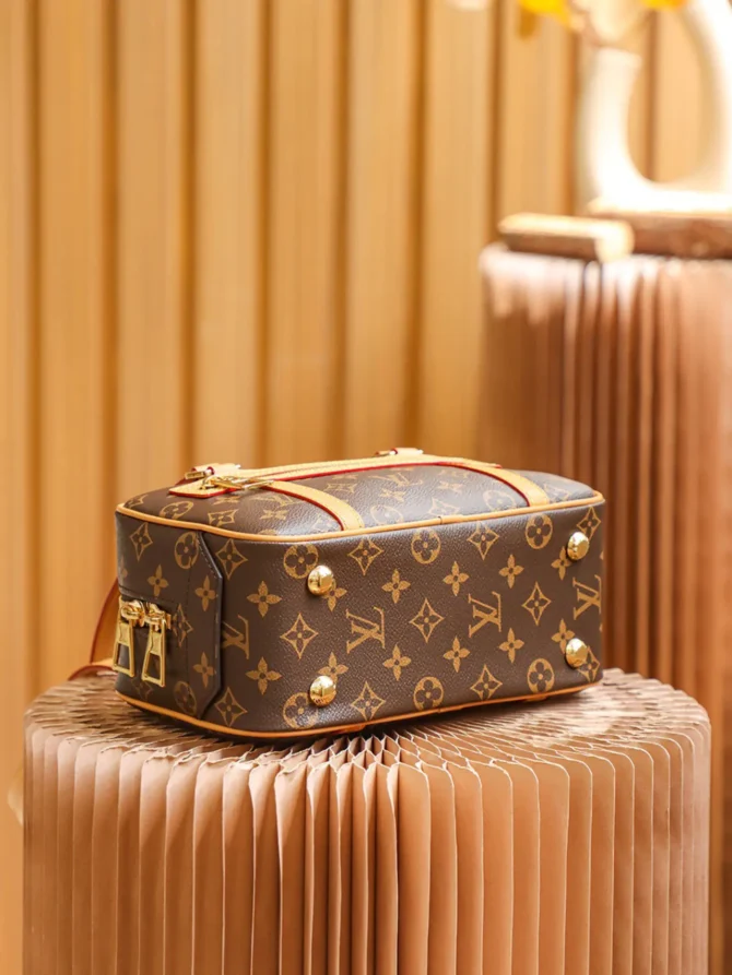 Louis Vuitton CITE - Image 5