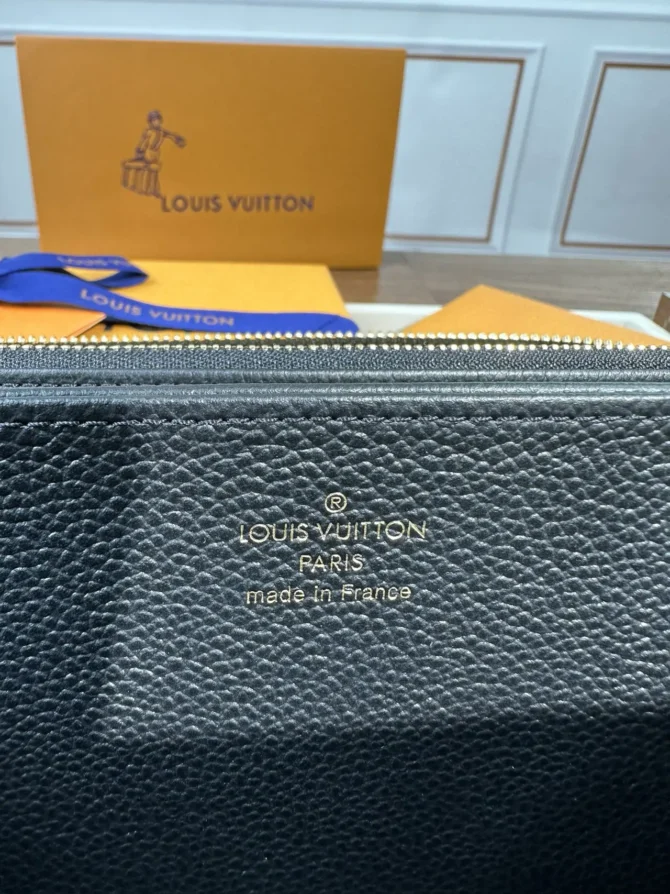 LV classic wallet - Image 5