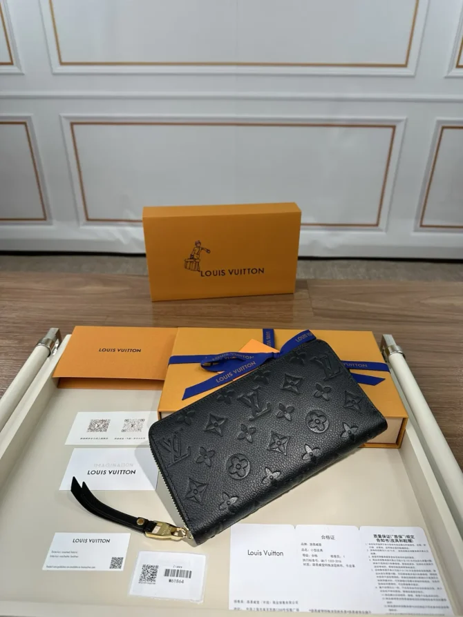 LV classic wallet - Image 7