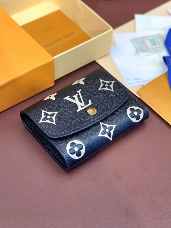 LV Black! Short - Image 4