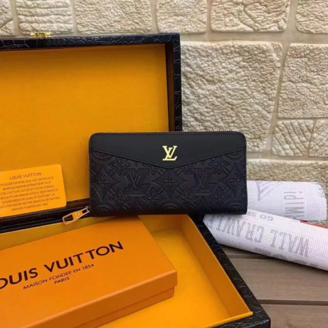 LV zipper wallet - Image 8