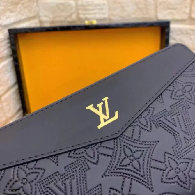 LV zipper wallet - Image 4