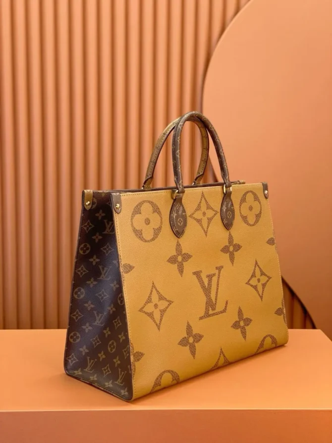 Onthego handbag in monogram - Image 6