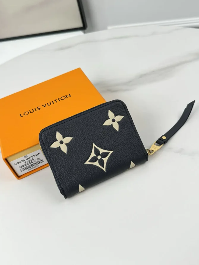 LV zippy coin - Image 8