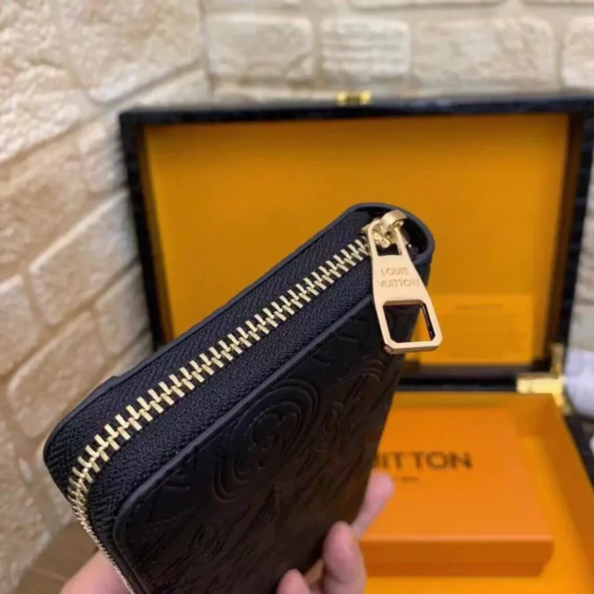 LV zipper wallet - Image 5