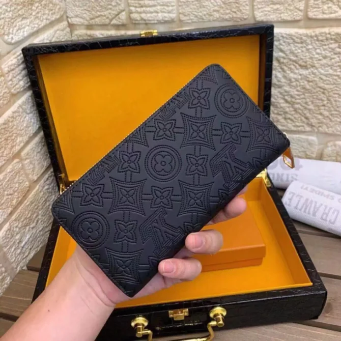 LV zipper wallet - Image 3