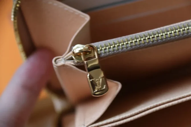 LV Gold Single Zipper - Image 5