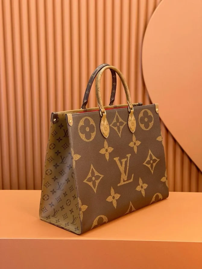 Onthego handbag in monogram - Image 2